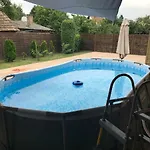 فيلة Bakos Balatonkeresztúr