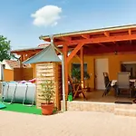 فيلة Bakos