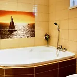 فيلة Bakos Balatonkeresztúr